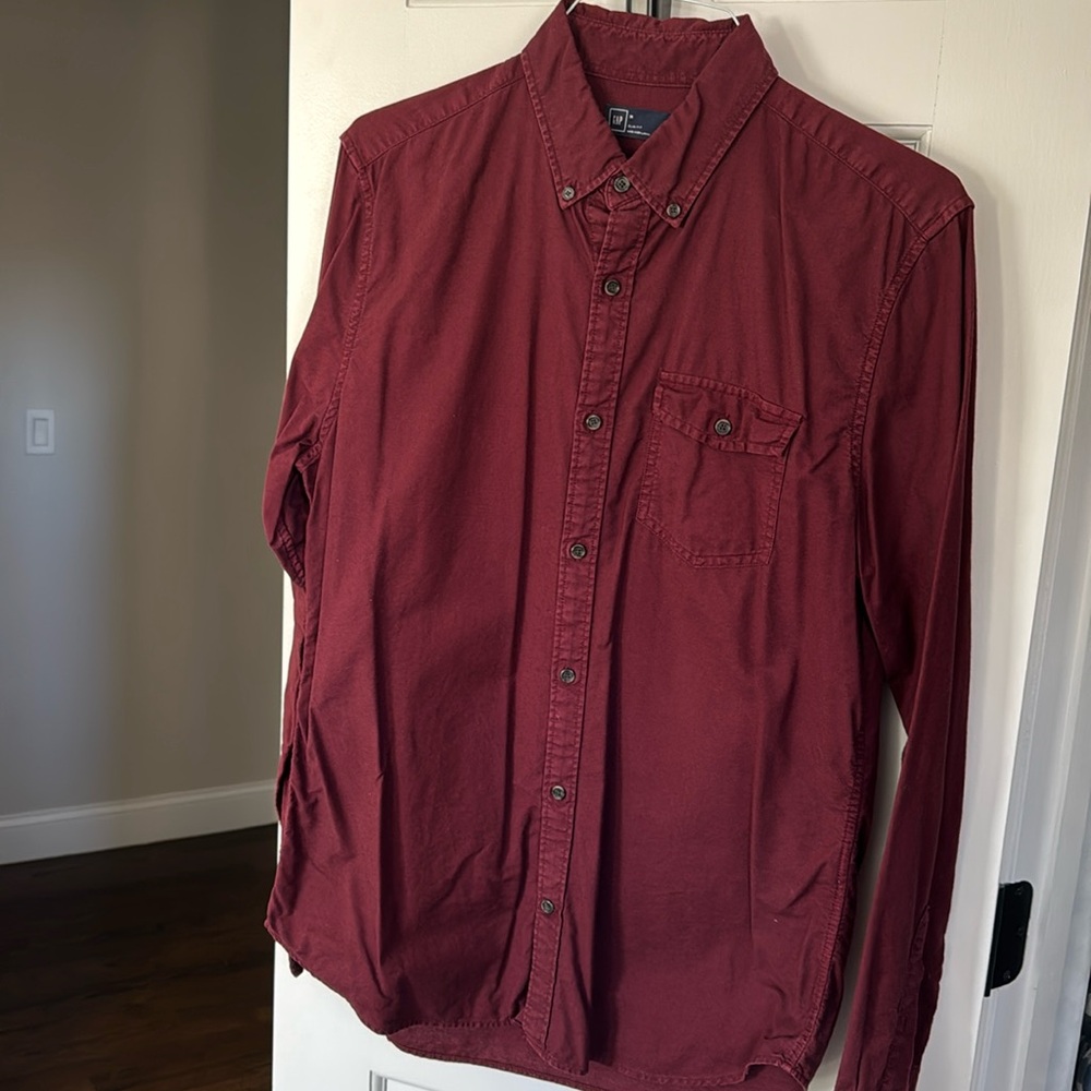 Gap shirt (burgundy size m)